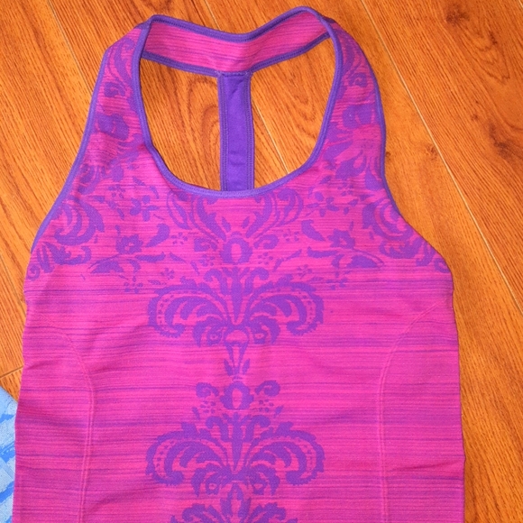 (M)🔥Bundle🔥 of 2 Tank Tops 1 Adidas 1 Climawear Active Tank Top - Picture 4 of 13